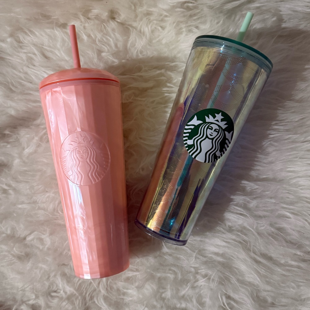 Starbucks Venti cups